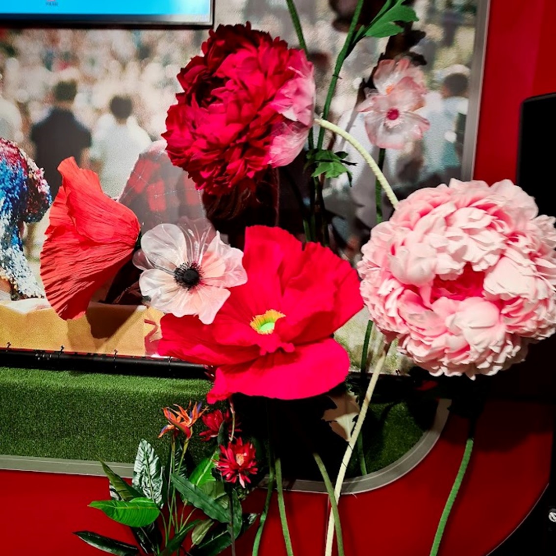 Mega roos rood | Eventbuddies